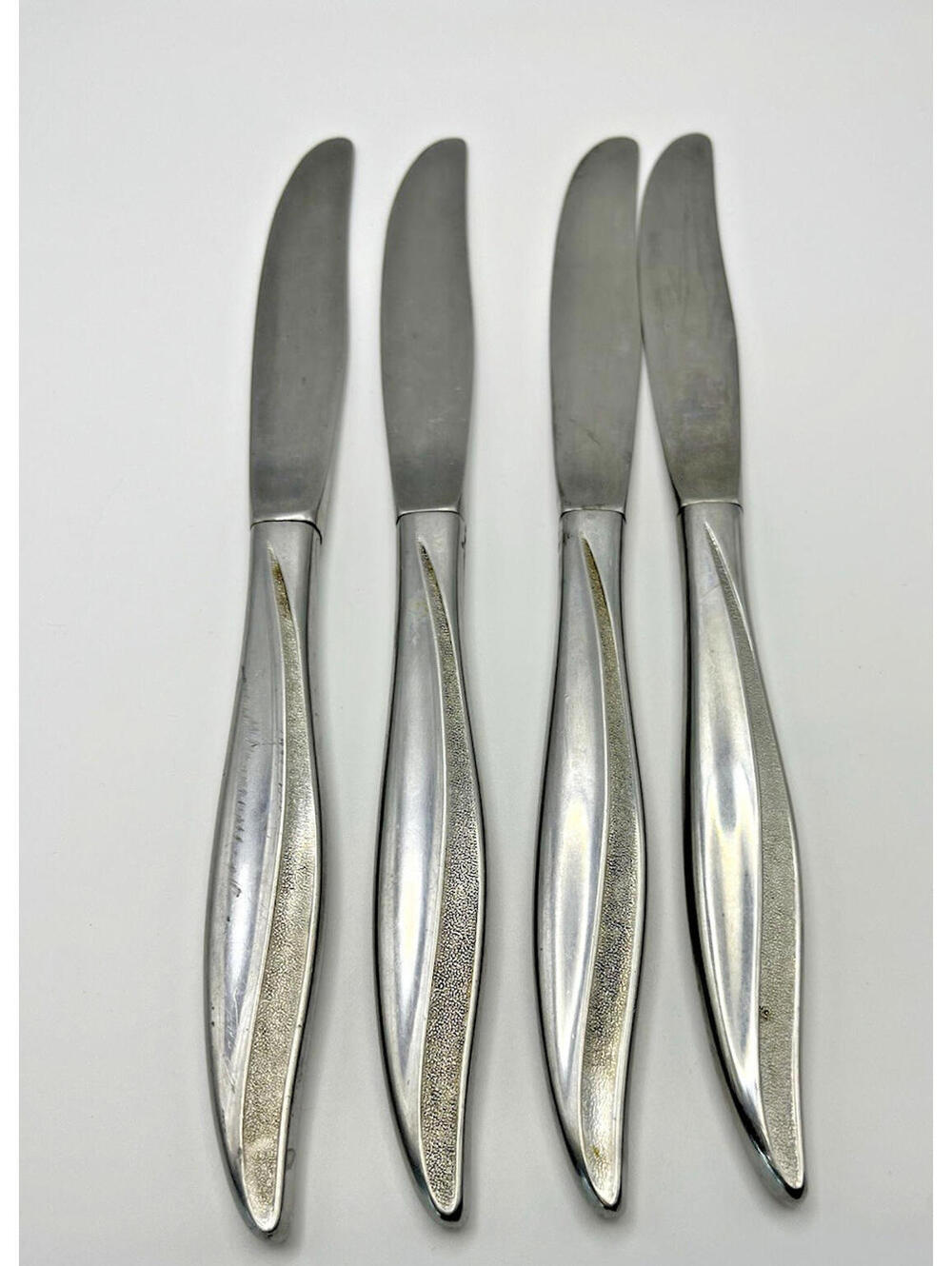 Oneidacraft Deluxe Textura VTG Stainless Dinner Knives Silver Bundle of 4
